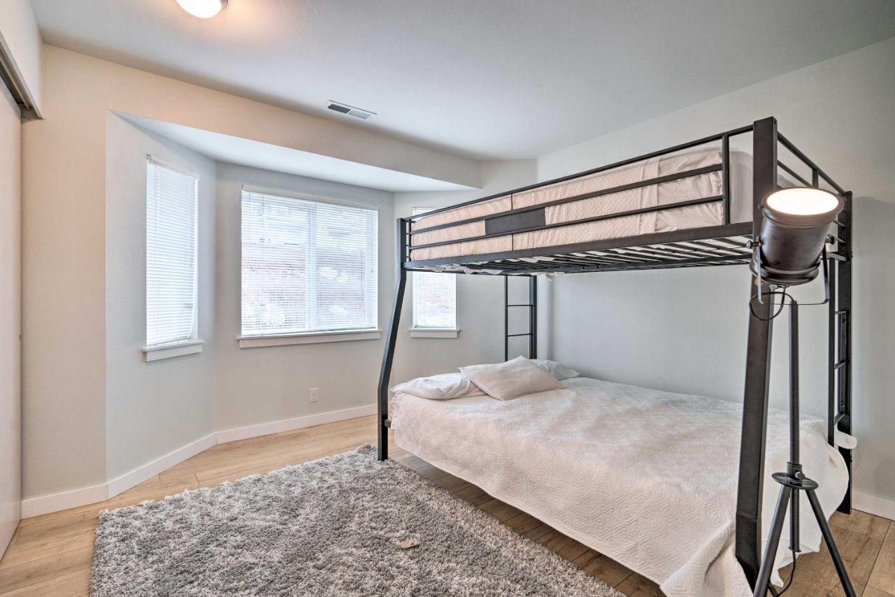 Chic Chelan Condo With Balcony, Walk To Lake And Dtwn! Luaran gambar