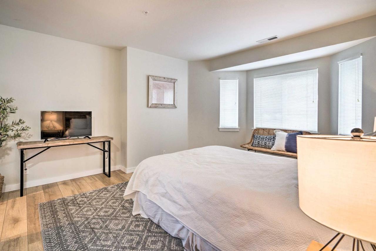Chic Chelan Condo With Balcony, Walk To Lake And Dtwn! Luaran gambar